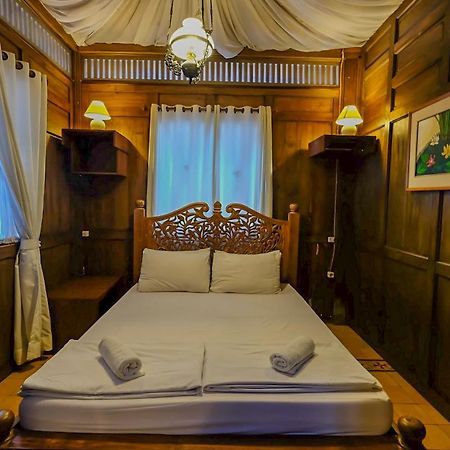 Rumah Stroberi Organic Farm & Family Lodge Лембанг Экстерьер фото