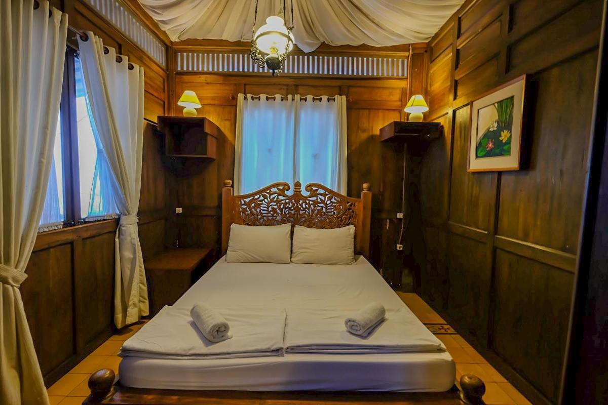 Rumah Stroberi Organic Farm & Family Lodge Лембанг Экстерьер фото