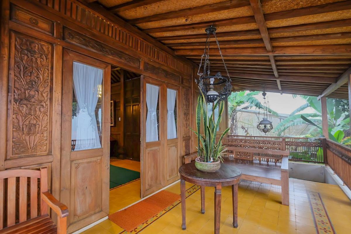 Rumah Stroberi Organic Farm & Family Lodge Лембанг Экстерьер фото
